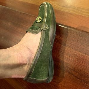 Etienne Aigner green suede shoes. Size 8.